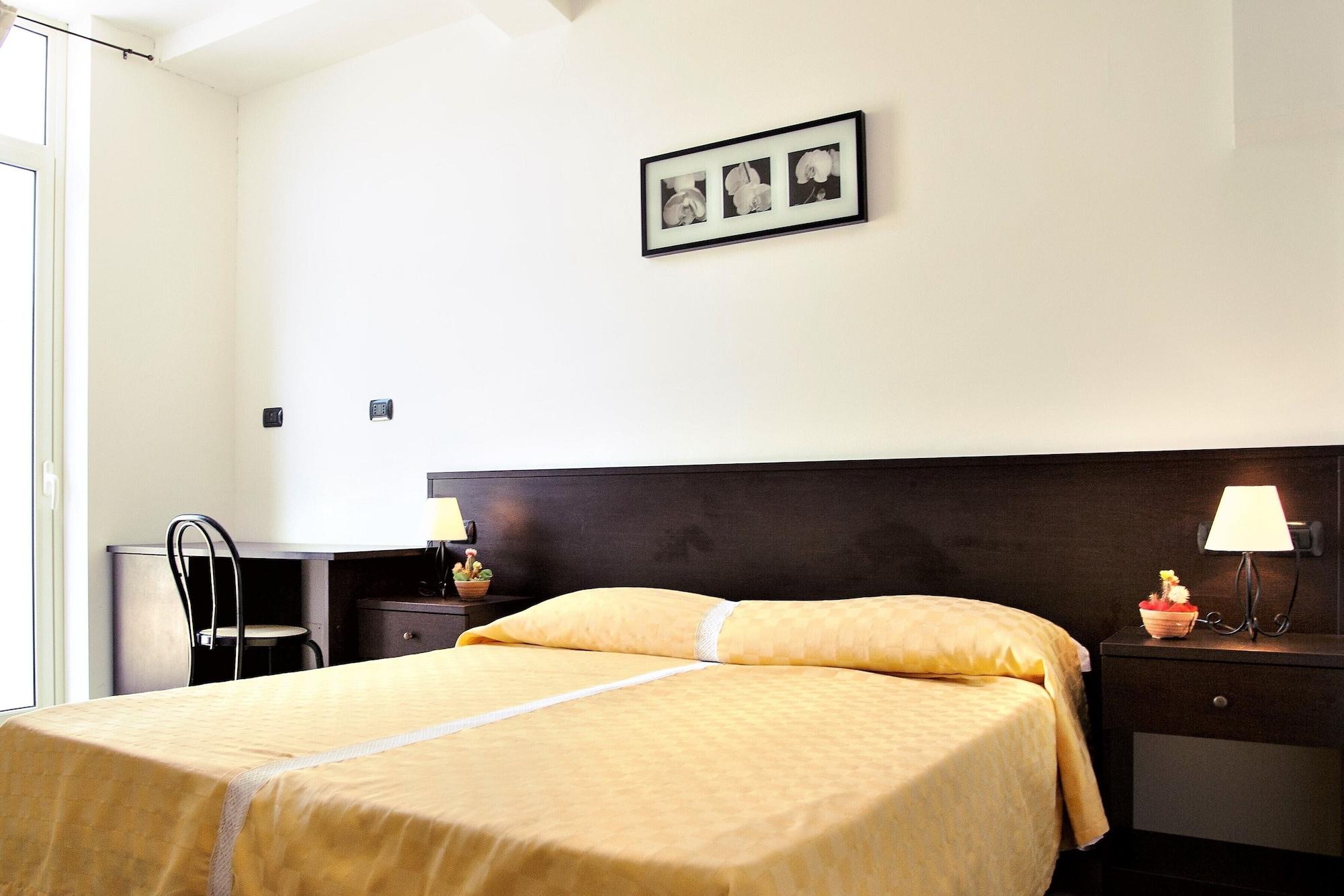 玛拉贝尔酒店 SantʼAlessio Siculo 外观 照片