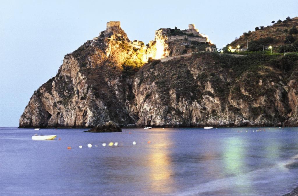 玛拉贝尔酒店 SantʼAlessio Siculo 外观 照片